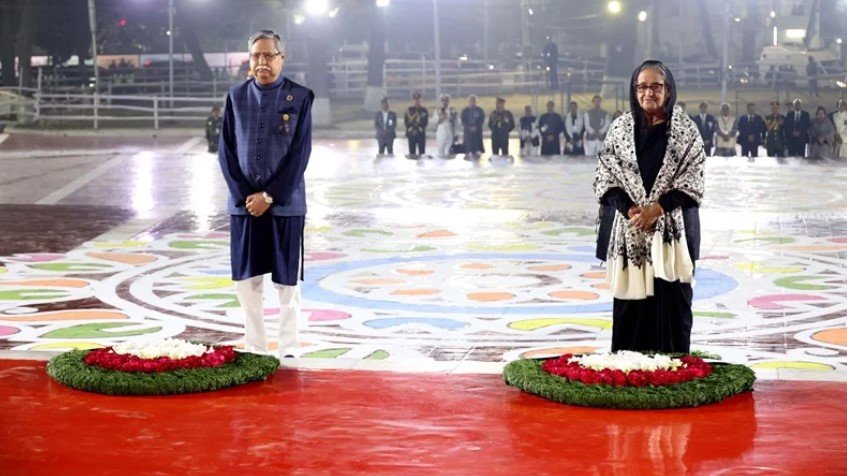 ভাষাশহীদদের প্রতি রাষ্ট্রপতি ও প্রধানমন্ত্রীর শ্রদ্ধা